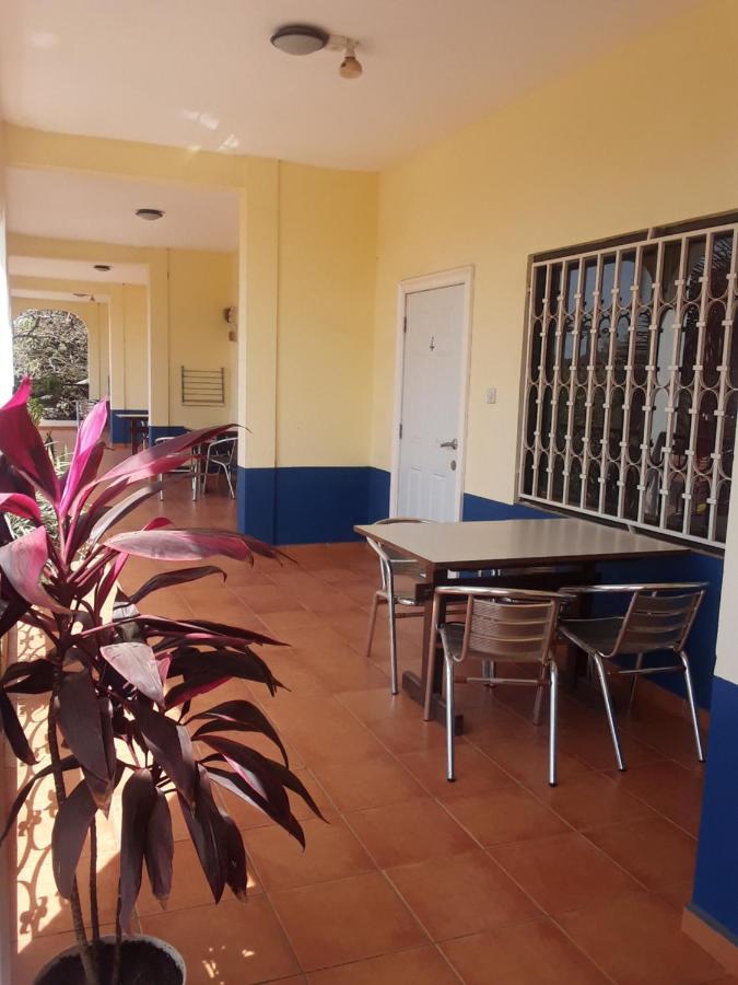Riyan Apartment Kololi Εξωτερικό φωτογραφία
